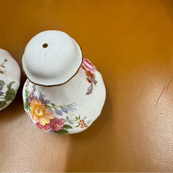 Salt & Pepper Set Derby Posies by ROYAL CROWN DERBY Bone China Vintage - Picture 2 of 9